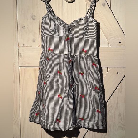 HOLLISTER DRESS SIZE M EUC. - Picture 1 of 4